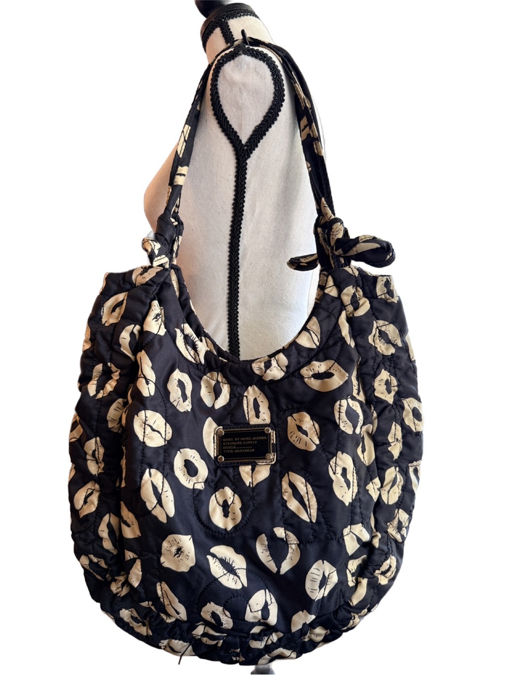 Marc By Marc Jacobs Black Quilted Lips Hobo Shoulder Bag with Cream Kiss Print